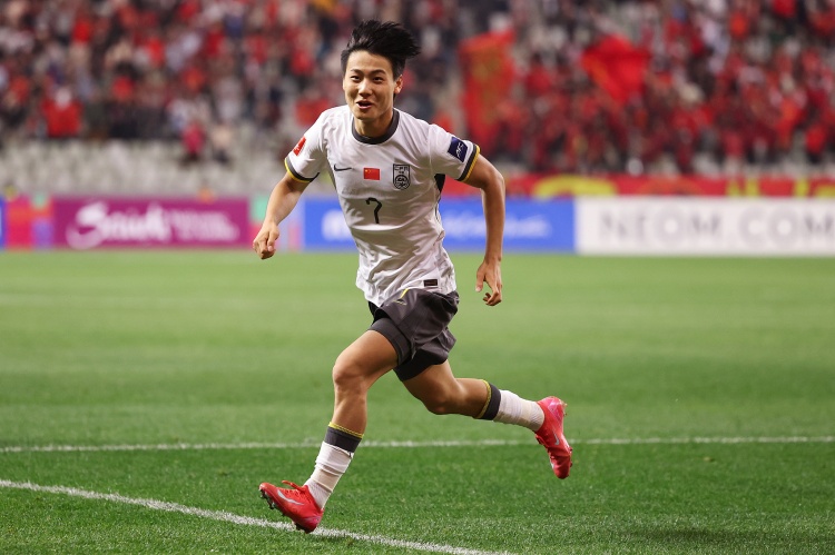 媒體人：朱鵬宇、毛偉杰踢中甲時我就夸了，中國足球需偶像球星
